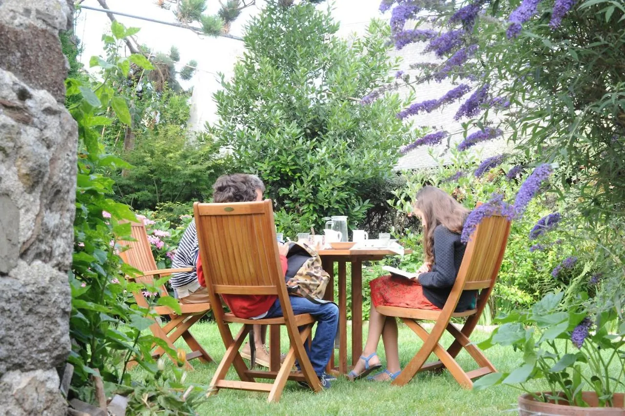 La Goelette Apartment Saint-Suliac Homestay