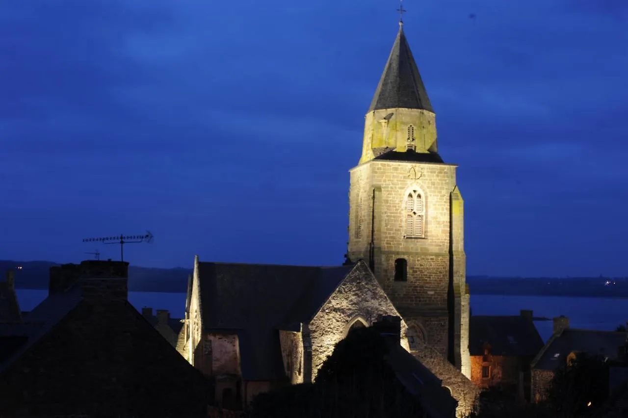 Homestay La Goelette Apartment Saint-Suliac